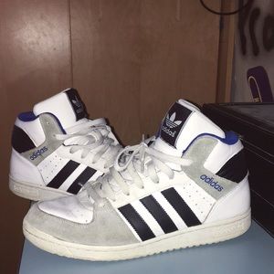 Adidas Amazing Condition size 9 men’s shoes fresh